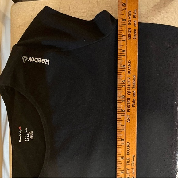 Reebok Cropped Black Oversized Tee with Sheer midriff, size Small - Picture 6 of 8